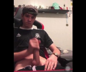 jerking off after gaming session